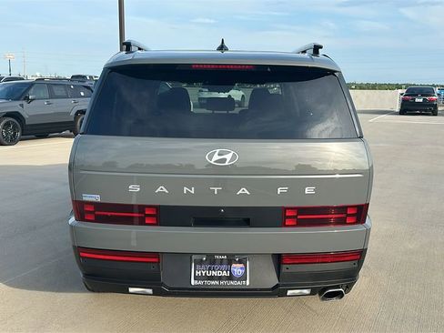 Used 2025 Hyundai Santa Fe SEL FWD image 11