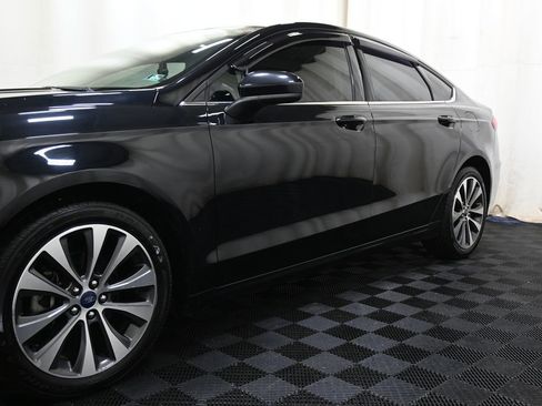 Used 2020 Ford Fusion SE AWD/4WD image 8