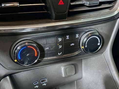 Used 2025 Buick Encore GX Preferred image 23