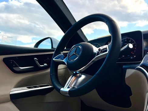 Used 2026 Mercedes-Benz GLC 300 4MATIC image 8