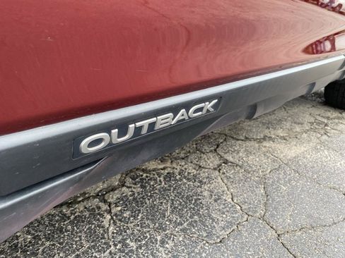 Used 2016 Subaru Outback 2.5i Limited AWD/4WD image 6