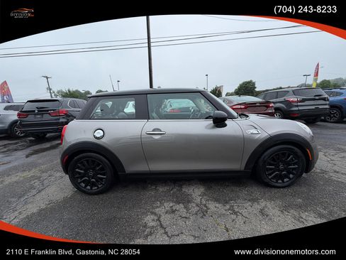 Used 2017 MINI Cooper S FWD image 3