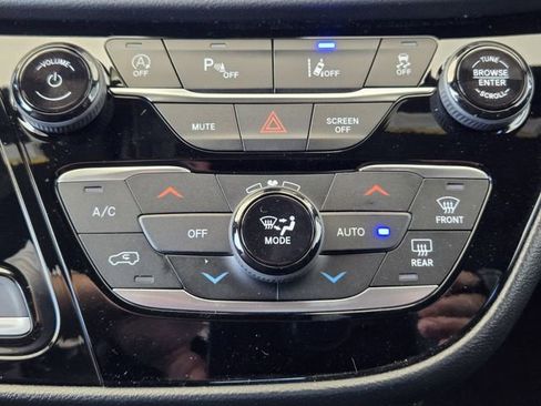 New 2026 Chrysler Voyager LX FWD image 15