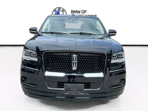 Used 2024 Lincoln Navigator Reserve w/ Monochromatic Package AWD/4WD image 2