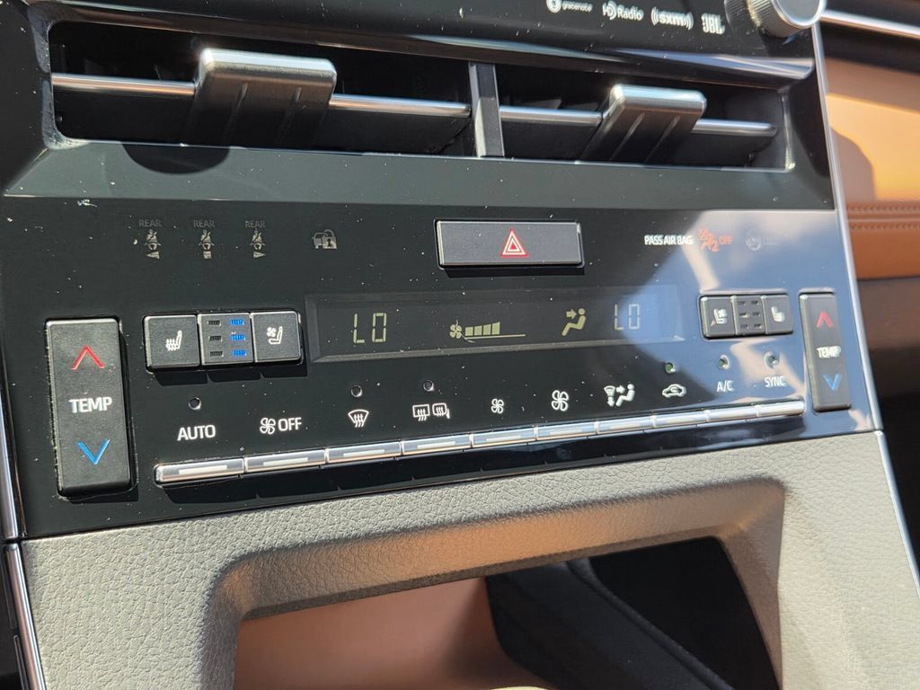 Used 2019 Toyota Avalon Limited w/ Advanced Safety Package FWD image 20