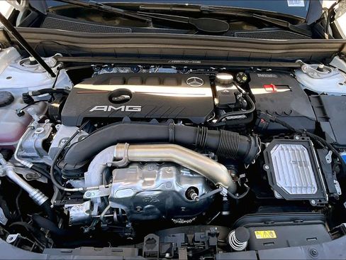 Used 2025 Mercedes-Benz GLB 35 AMG 4MATIC image 32