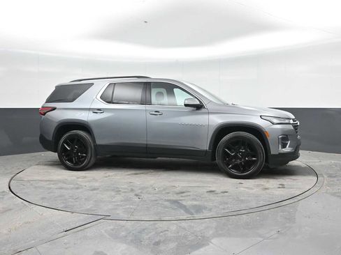 Used 2023 Chevrolet Traverse LT FWD image 7