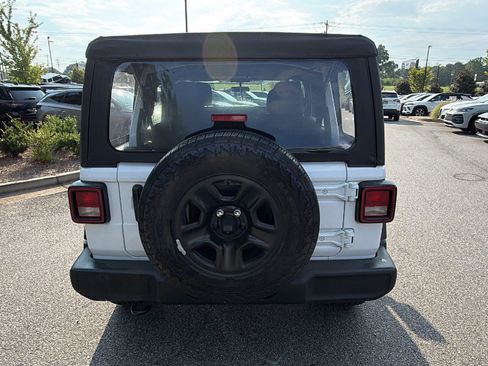 Used 2025 Jeep Wrangler Unlimited Sport AWD/4WD image 9