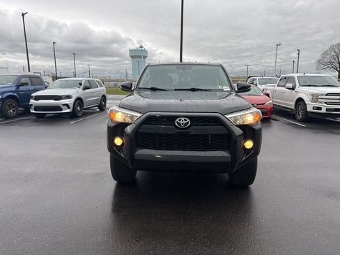 Used 2017 Toyota 4Runner SR5 Premium image 5