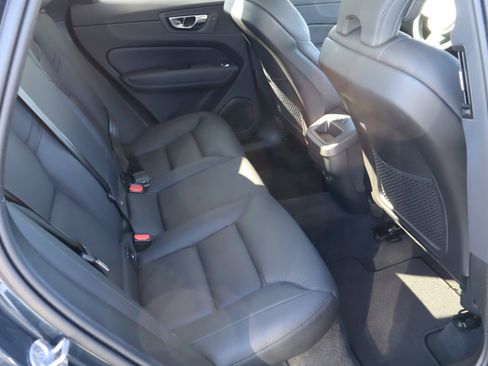 Used 2025 Volvo XC60 B5 Plus image 34