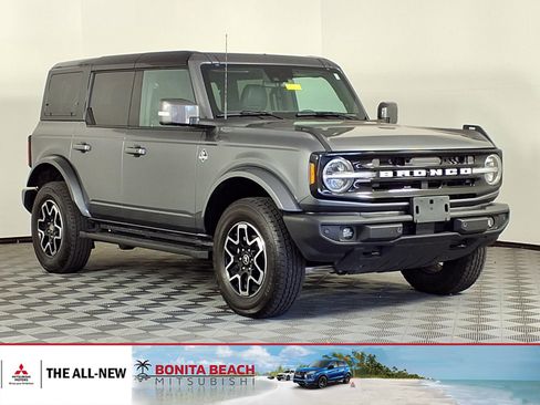 Used 2024 Ford Bronco Outer Banks AWD/4WD image 1