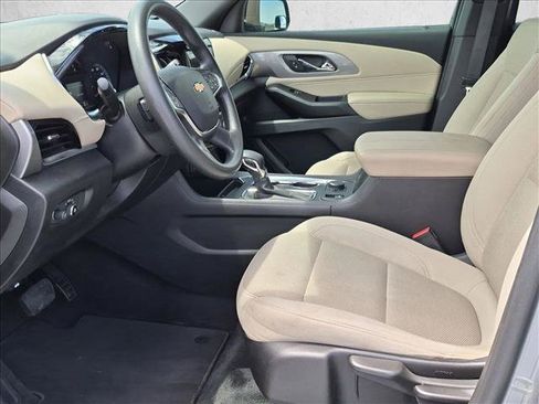Used 2023 Chevrolet Traverse LS FWD image 15