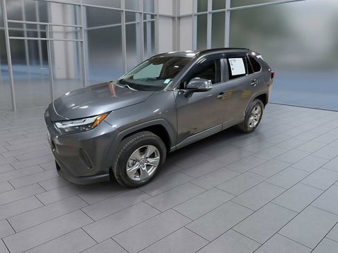 Certified 2022 Toyota RAV4 XLE AWD/4WD image 4
