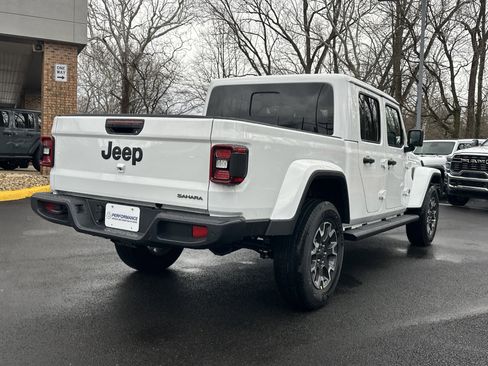 New 2026 Jeep Gladiator Sahara image 17