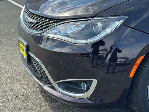 Used 2019 Chrysler Pacifica Limited w/ Advanced Safetytec Group image 9