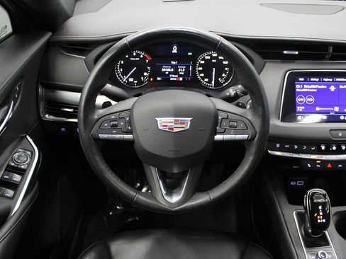 Used 2020 Cadillac XT4 Premium Luxury w/ Cold Weather Package image 16