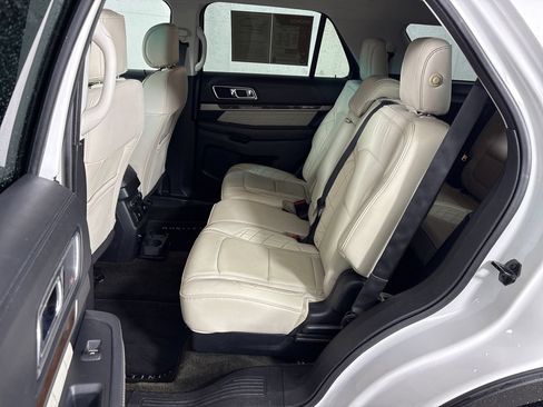 Used 2016 Ford Explorer Platinum AWD/4WD image 25