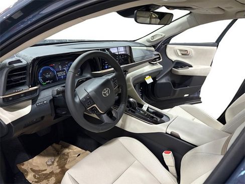 New 2026 Toyota Crown Limited image 9