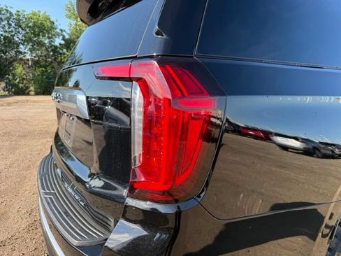 Used 2024 GMC Yukon XL Denali w/ Denali Reserve Package AWD/4WD image 15