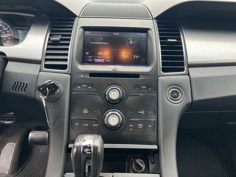Used 2013 Ford Taurus SEL FWD image 29