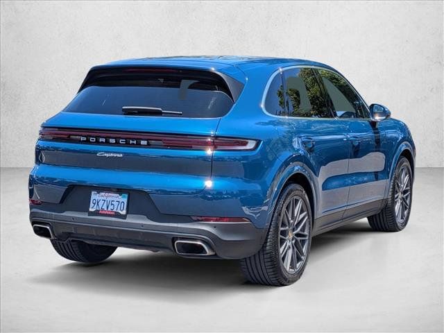 Used 2024 Porsche Cayenne AWD/4WD image 5