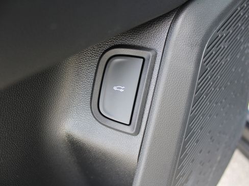 New 2026 Chevrolet Equinox LT w/ Convenience Package II image 30