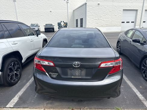 Used 2014 Toyota Camry FWD image 8