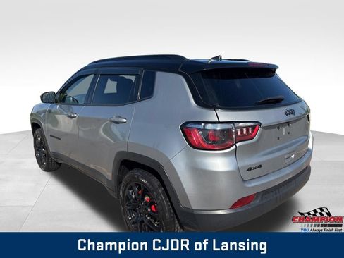 Used 2022 Jeep Compass Latitude w/ Convenience Group AWD/4WD image 5