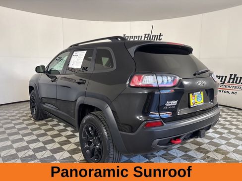 Used 2022 Jeep Cherokee Trailhawk w/ Sun, Sound & Nav Group AWD/4WD image 9