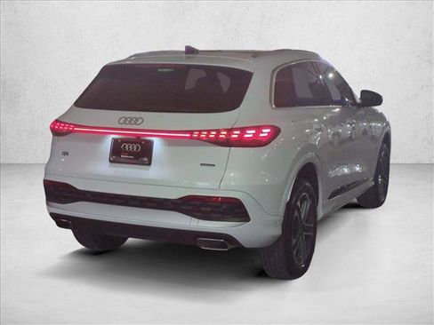 Certified 2025 Audi Q5 Premium Plus w/ Premium Plus image 5