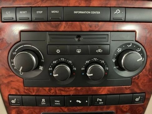 Used 2006 Jeep Commander Limited RWD image 35