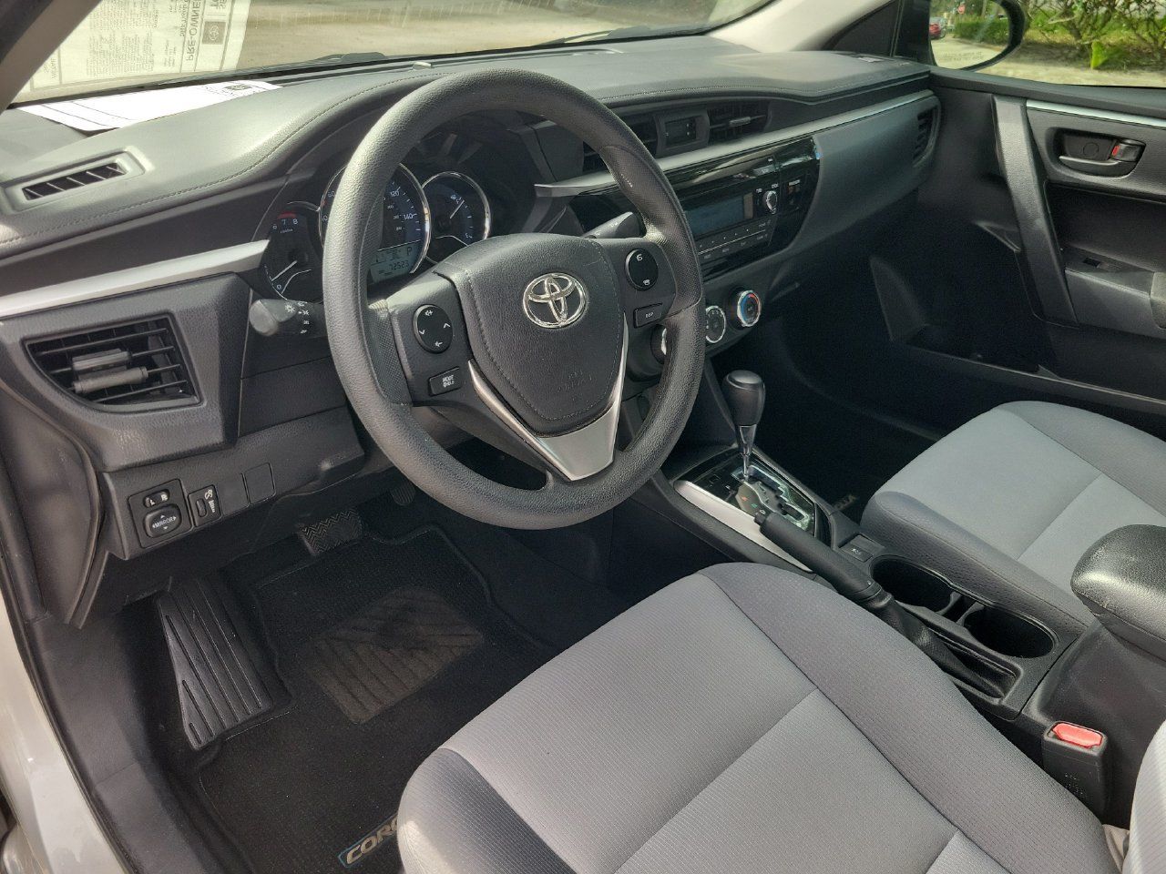 Used 2015 Toyota Corolla L FWD image 14