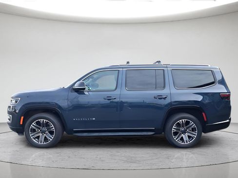 Used 2023 Jeep Wagoneer 4WD w/ Premium Group I image 2