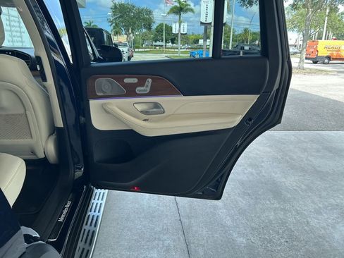 Used 2022 Mercedes-Benz GLS 450 4MATIC image 40