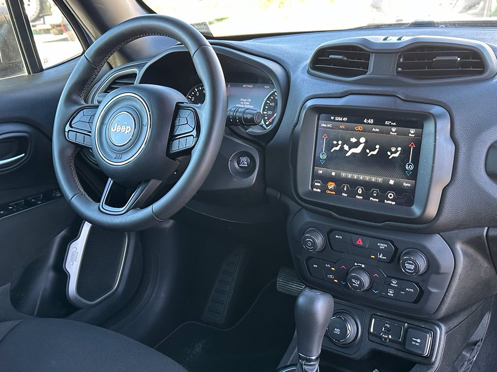Used 2021 Jeep Renegade Latitude AWD/4WD image 16