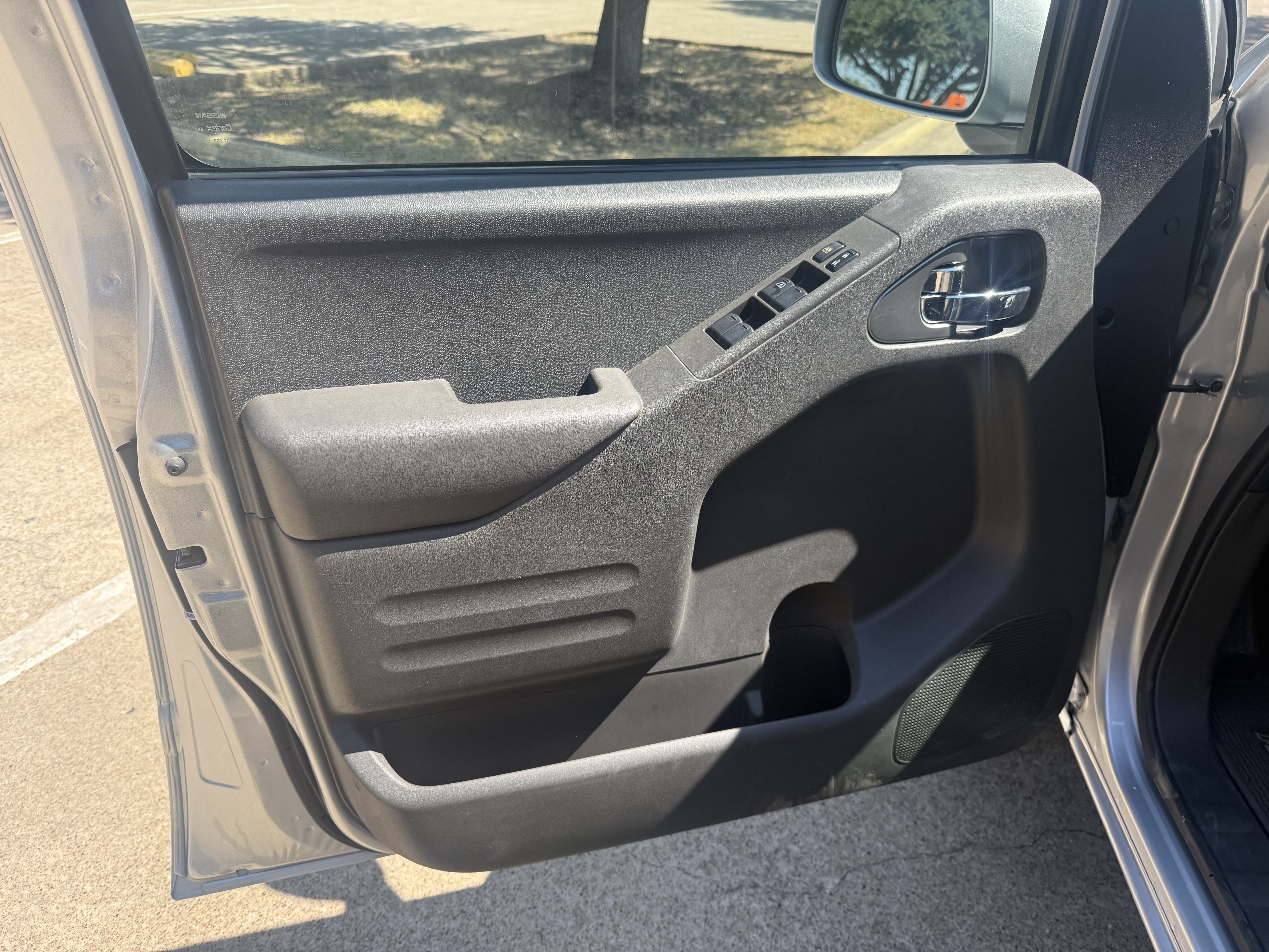 Used 2018 Nissan Frontier PRO-4X AWD/4WD image 14