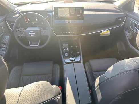 New 2026 Nissan Rogue Platinum image 23