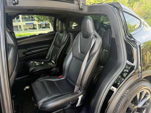 Used 2023 Tesla Model X AWD/4WD image 14