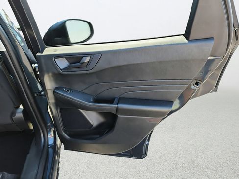 Used 2022 Ford Escape SE w/ SE Sport Appearance Package FWD image 28