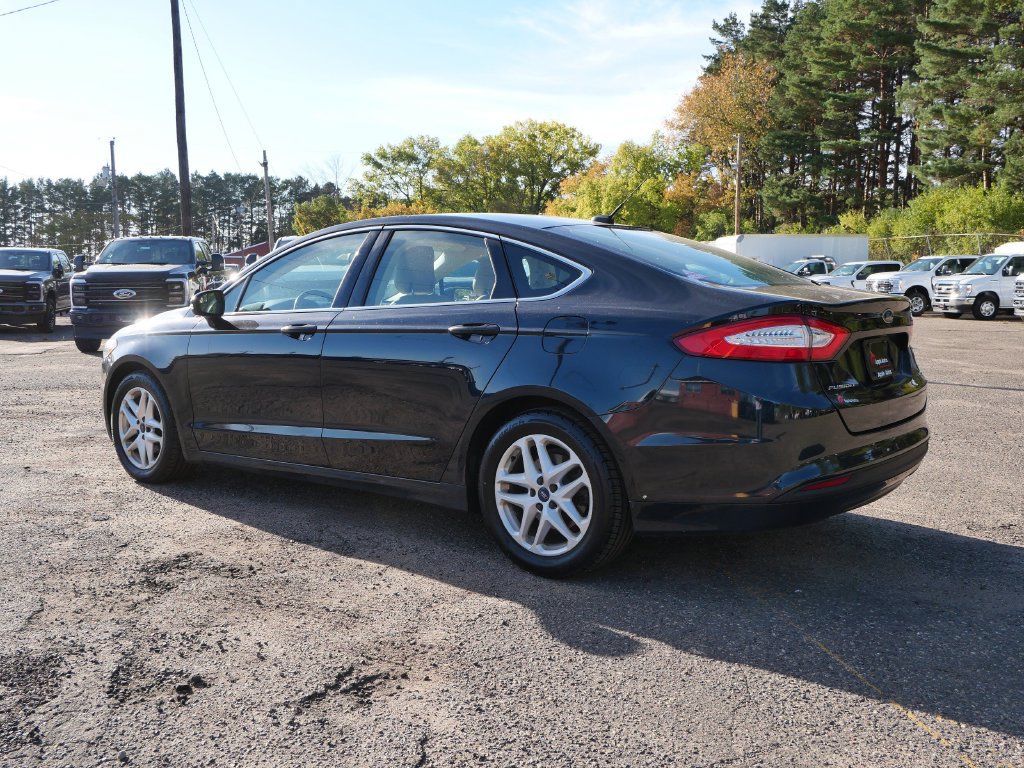 Used 2014 Ford Fusion SE w/ Equipment Group 202A FWD image 4