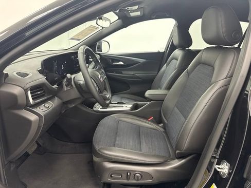 Used 2025 Buick Envista Preferred w/ Convenience I Package FWD image 23