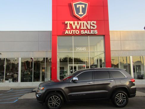 Used 2019 Jeep Grand Cherokee Limited AWD/4WD image 1