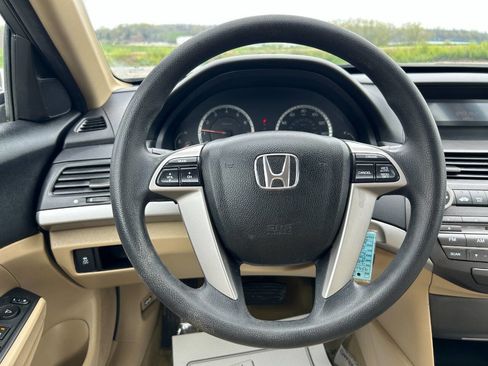 Used 2012 Honda Accord LX image 17