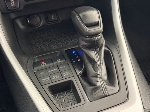 Used 2020 Toyota RAV4 XLE AWD/4WD image 27