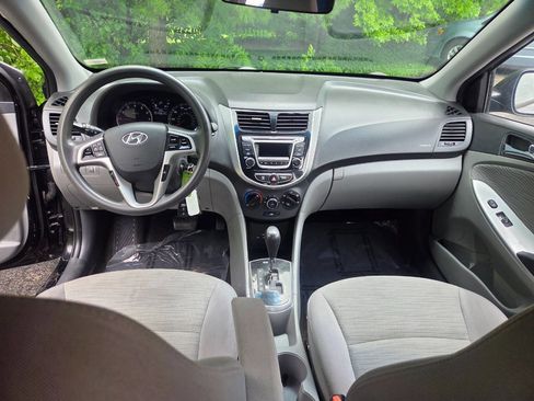 Used 2014 Hyundai Accent GLS w/ Option Group 2 FWD image 5