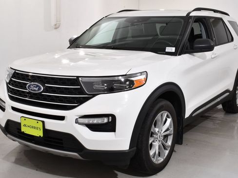 Used 2023 Ford Explorer XLT w/ Equipment Group 202A AWD/4WD image 2