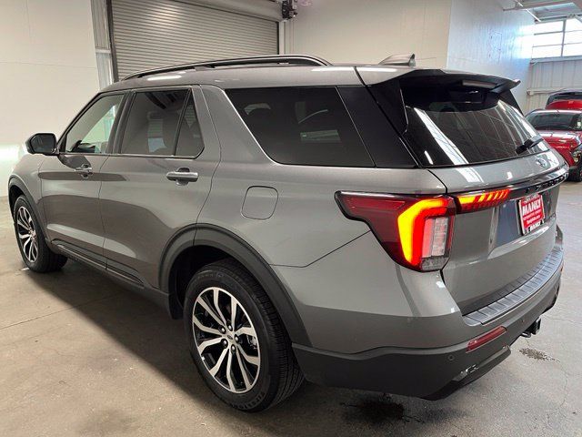 Used 2025 Ford Explorer ST-Line AWD/4WD image 5