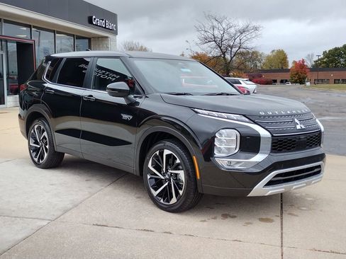 New 2025 Mitsubishi Outlander SE AWD/4WD image 14