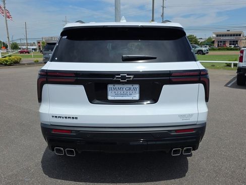New 2026 Chevrolet Traverse LT w/ Midnight/Sport Edition FWD image 4