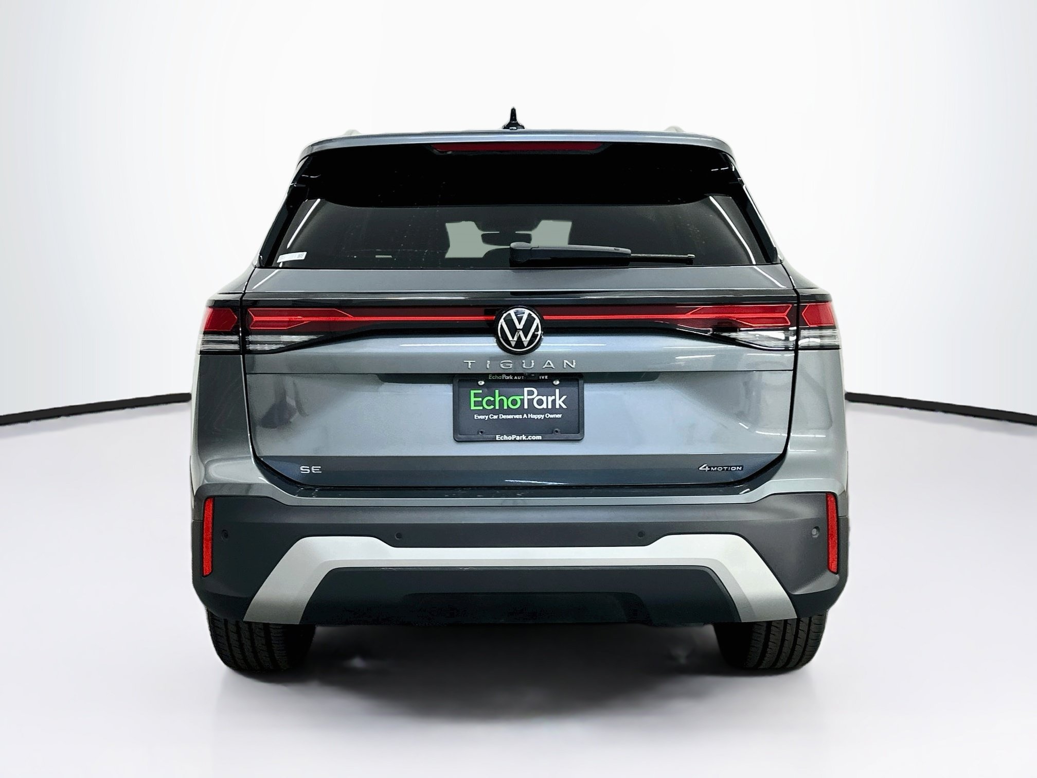 Used 2026 Volkswagen Tiguan SE AWD/4WD image 7